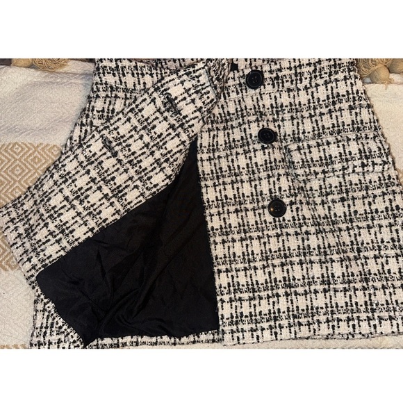 Forever 21 Womens Size M Ivory Black  Tweed Mini Skirt Lined Faux Wrap Metallic - Picture 4 of 9